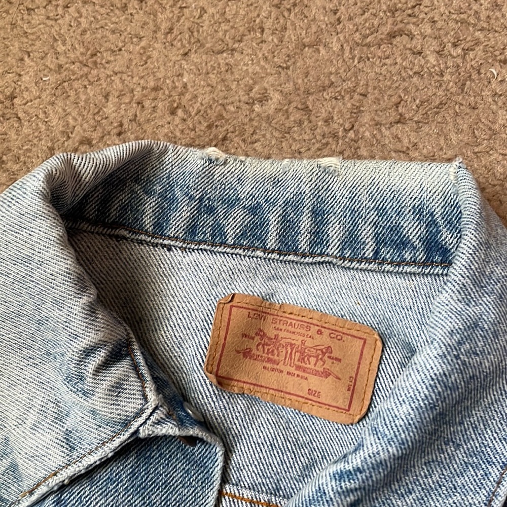 Levi Jean Jacket - Picture 2 of 3